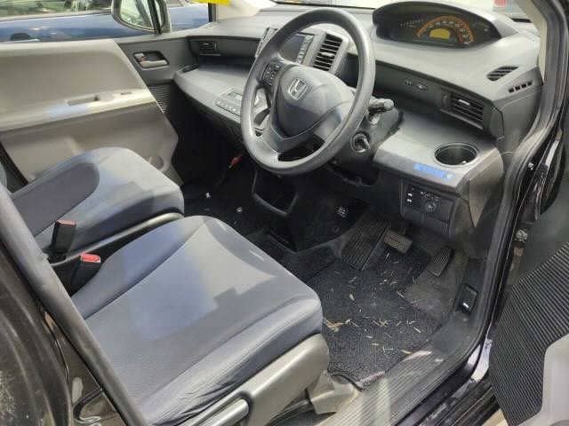HONDA Freed thumbnail 3