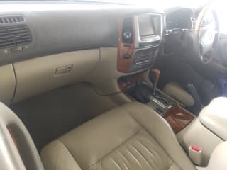 2002 TOYOTA Land Cruiser