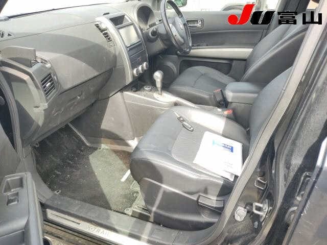 NISSAN X-Trail thumbnail 3