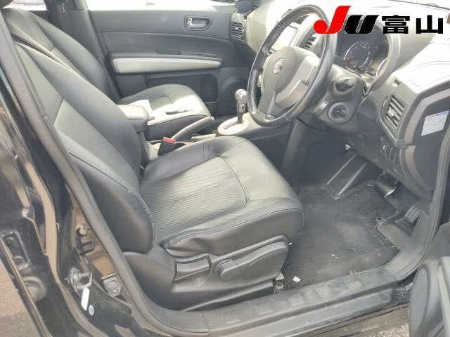 NISSAN X-Trail thumbnail 4