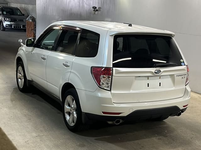 SUBARU Forester thumbnail 2