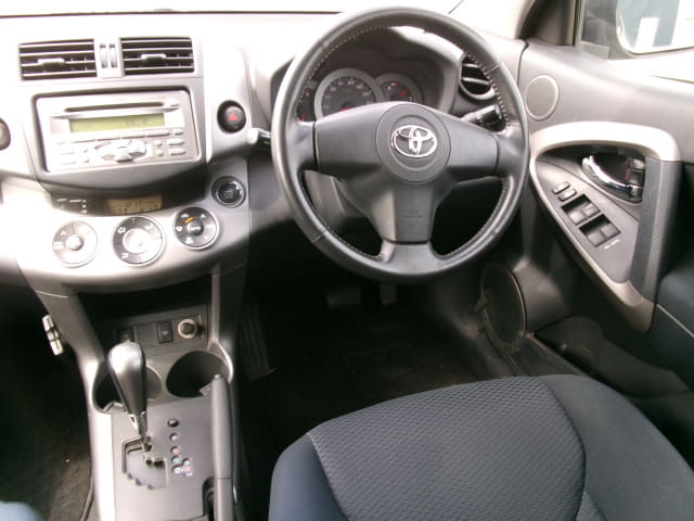 TOYOTA RAV4 thumbnail 32
