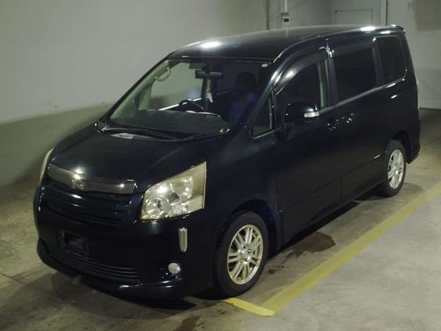 2007 TOYOTA Noah