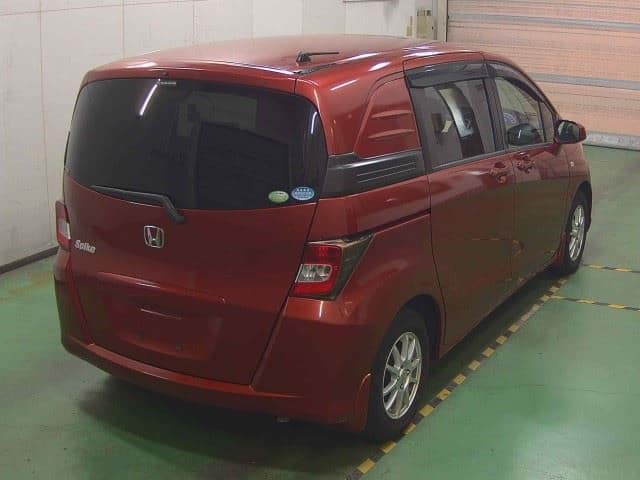 HONDA Freed Spike thumbnail 2