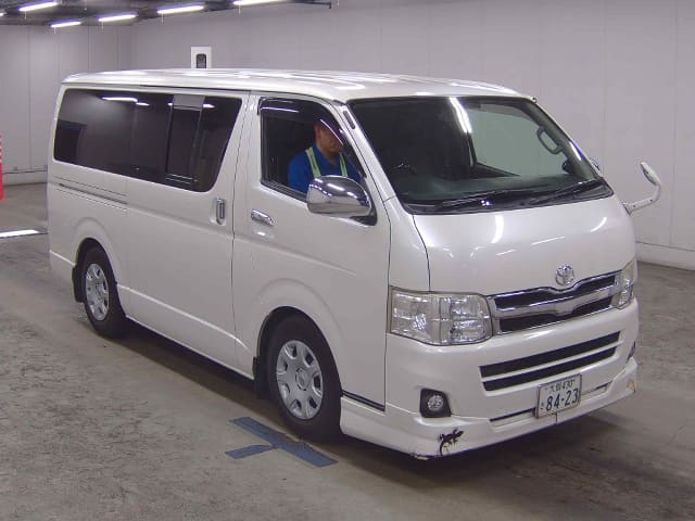 TOYOTA Regiusace Van thumbnail 6