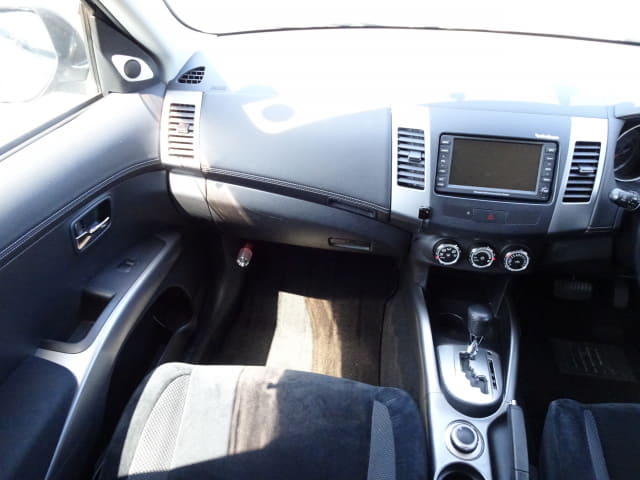 MITSUBISHI Outlander thumbnail 34