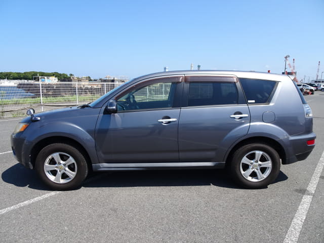 MITSUBISHI Outlander thumbnail 2
