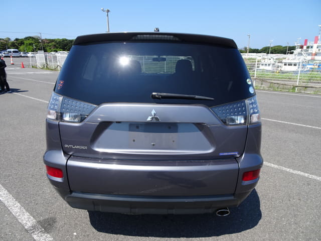 MITSUBISHI Outlander thumbnail 4
