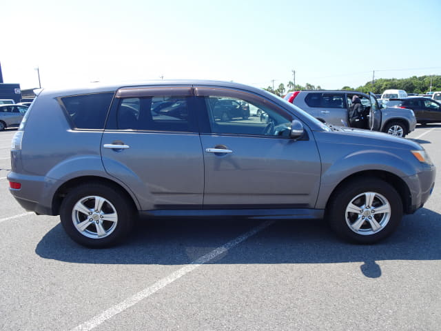 MITSUBISHI Outlander thumbnail 6