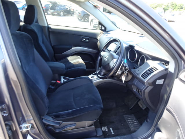 MITSUBISHI Outlander thumbnail 25
