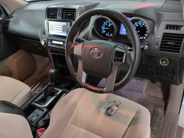 TOYOTA Land Cruiser Prado thumbnail 3