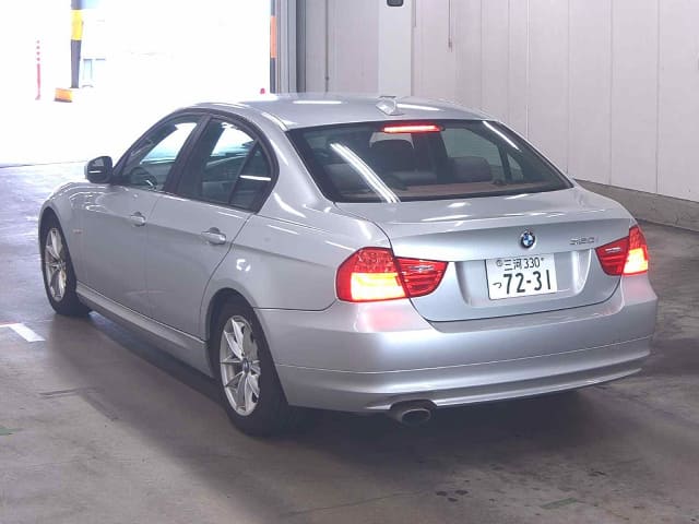 BMW 3 Series thumbnail 3