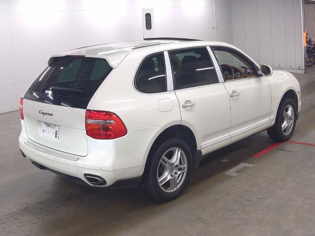 Porsche Cayenne thumbnail 2