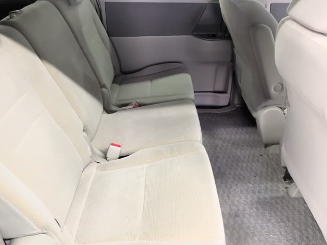 TOYOTA Noah thumbnail 5