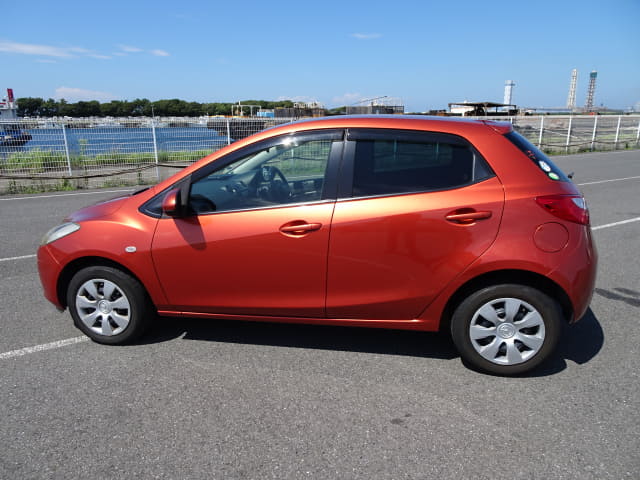 MAZDA Demio thumbnail 2