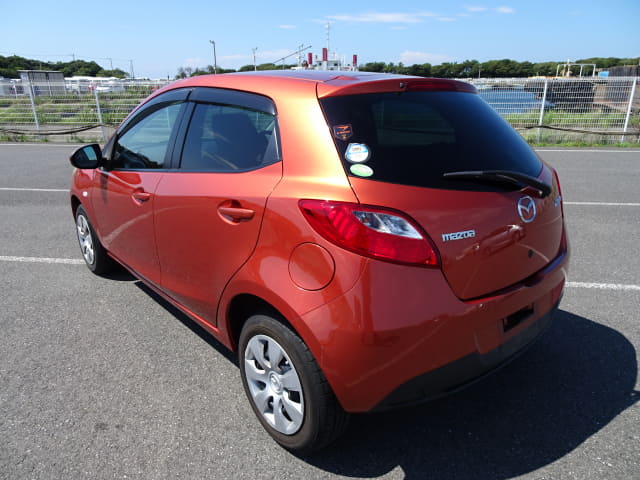 MAZDA Demio thumbnail 3