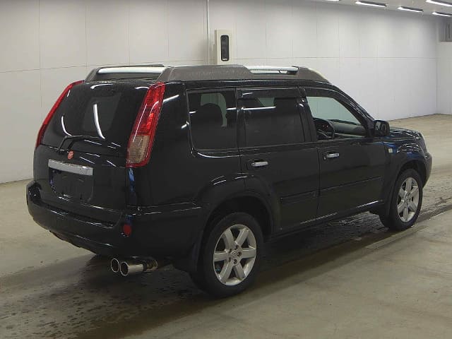 NISSAN X-Trail thumbnail 2