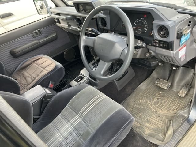 TOYOTA Land Cruiser Prado thumbnail 3