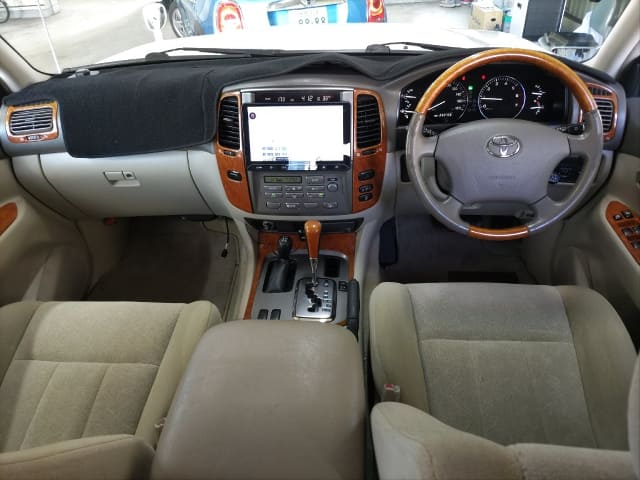 TOYOTA Land Cruiser thumbnail 4