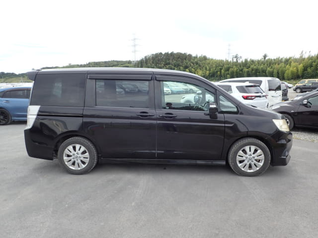 HONDA Step WGN thumbnail 6