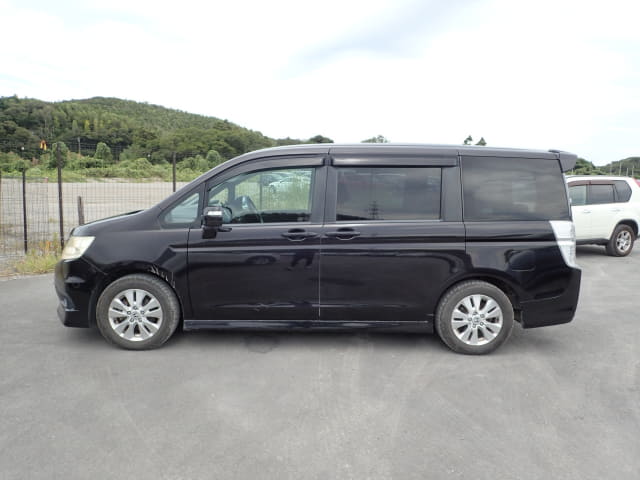 HONDA Step WGN thumbnail 2