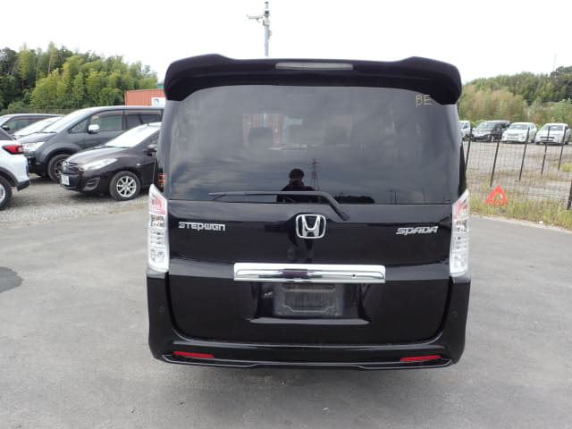 HONDA Step WGN thumbnail 4