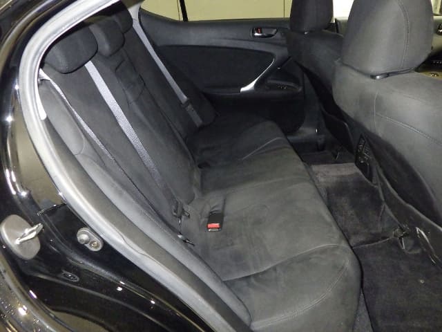 LEXUS IS thumbnail 4