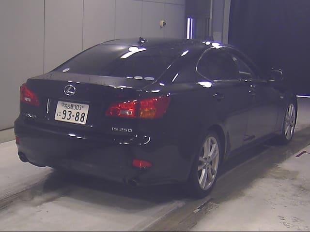 LEXUS IS thumbnail 2