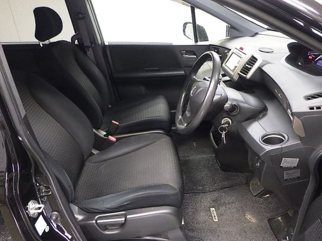 HONDA Freed Spike thumbnail 3