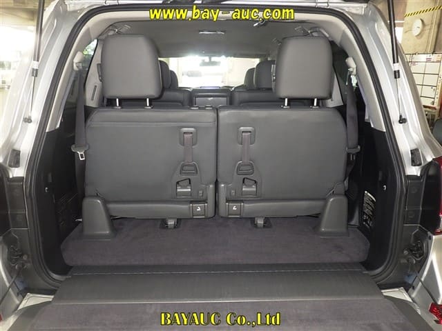 TOYOTA Land Cruiser thumbnail 4