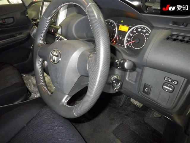 TOYOTA Wish thumbnail 5
