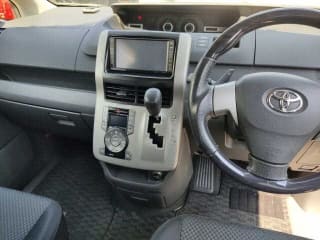2007 TOYOTA Noah