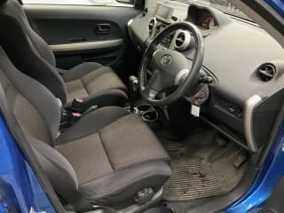 2002 TOYOTA IST