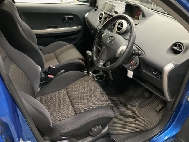 TOYOTA IST thumbnail 5