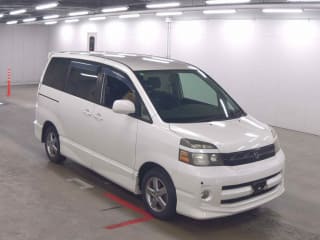 2005 TOYOTA Voxy