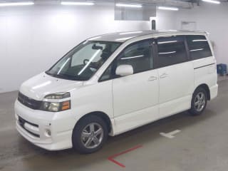 2005 TOYOTA Voxy