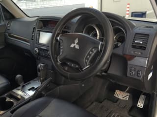 2010 MITSUBISHI Pajero