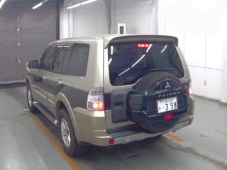 2010 MITSUBISHI Pajero
