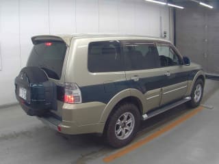 2010 MITSUBISHI Pajero