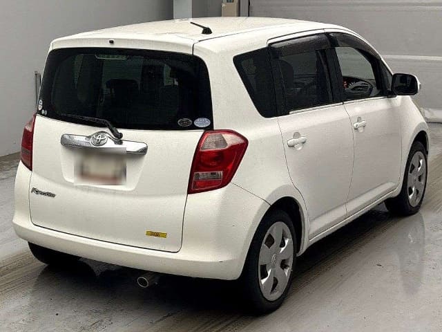 TOYOTA Ractis thumbnail 2