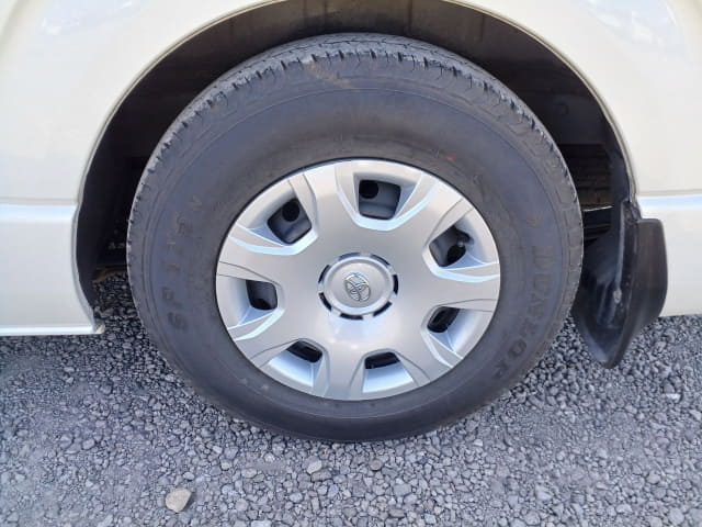 TOYOTA Regiusace Van thumbnail 10