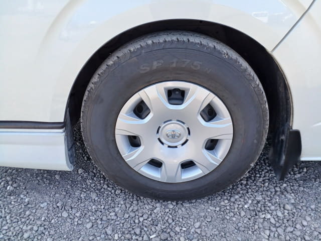 TOYOTA Regiusace Van thumbnail 9
