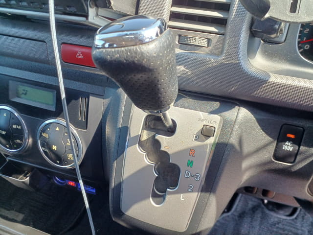 TOYOTA Regiusace Van thumbnail 31