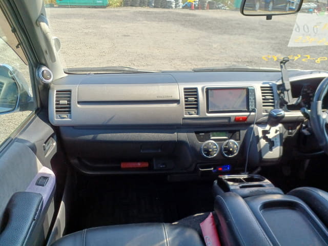 TOYOTA Regiusace Van thumbnail 25
