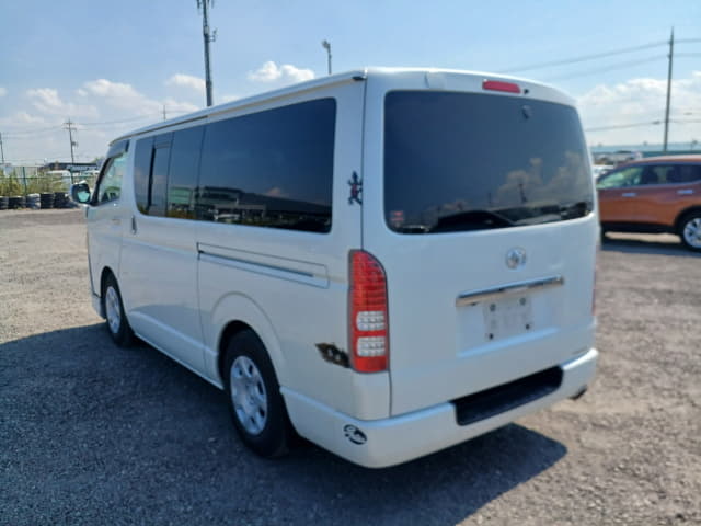 TOYOTA Regiusace Van thumbnail 3