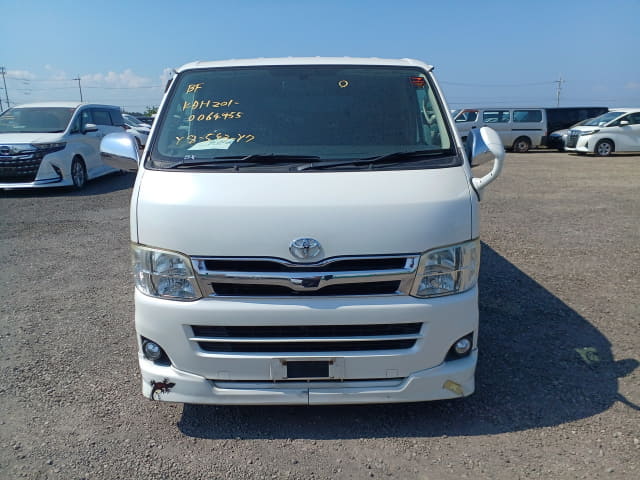 TOYOTA Regiusace Van thumbnail 8