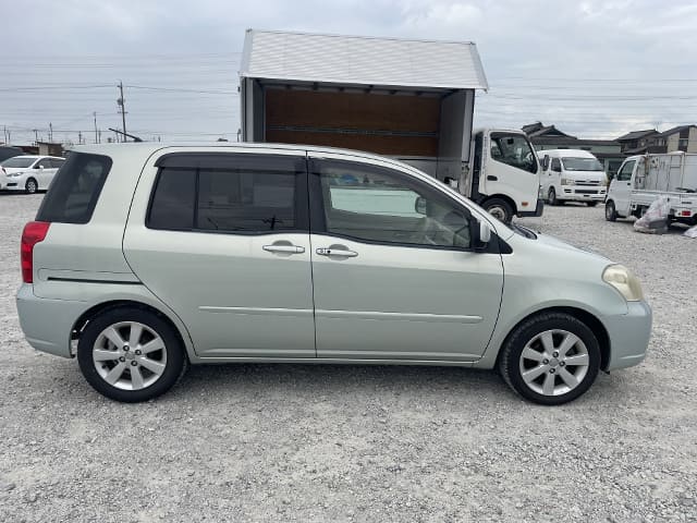 TOYOTA Raum thumbnail 6