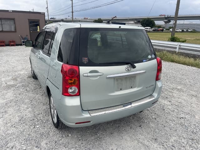 TOYOTA Raum thumbnail 3