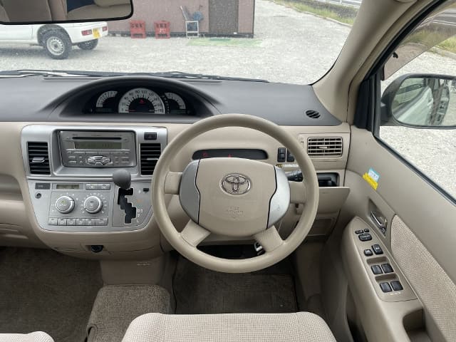 TOYOTA Raum thumbnail 32