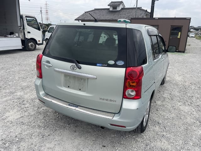 TOYOTA Raum thumbnail 5